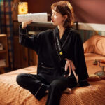 Kimono noir pour femme, style pyjama élégant