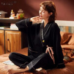 Kimono pyjama chic, noir, pour un confort optimal