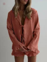 Vêtement de nuit féminin de couleur rose