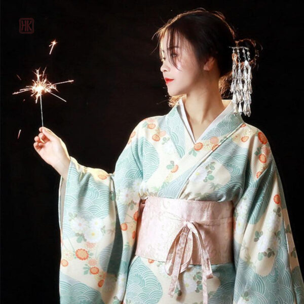 kimono-robe-de-mariee-japonaise-1 Kimono Mariage Japonais Élégant