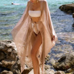 Kimono doré élégant pour un look raffiné