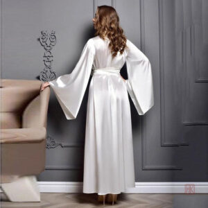 Kimono léger et doux, parfait pour les occasions spéciales