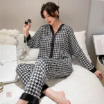 Kimono Satin Noir pour femme