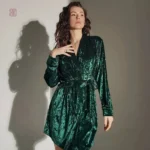 Peignoir léger et soyeux, parfait pour les moments de bien-être