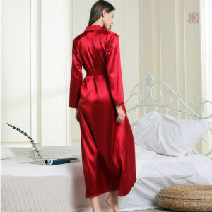 Kimono rouge pour femme, parfait pour les moments de détente