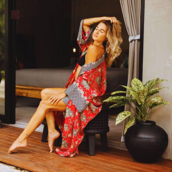 Vêtement kimono en soie avec design traditionnel indien