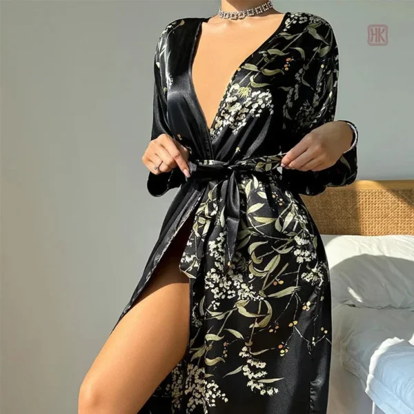 kimono-soyeux-vintage-1 Kimono Vintage Soyeux pour Femme, élégant et intemporel