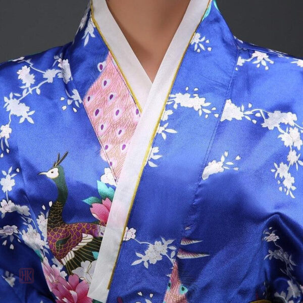 Style japonais : kimono bleu pour femme
