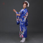 Kimono femme bleu, idéal pour occasions spéciales