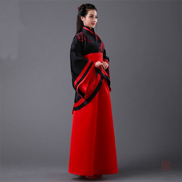 Kimono traditionnel chinois femme élégant et authentique