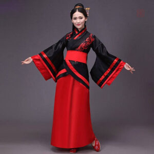 Kimono femme avec motifs traditionnels asiatiques raffinés