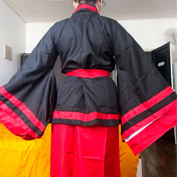 Vêtement chinois féminin, idéal pour les occasions spéciales