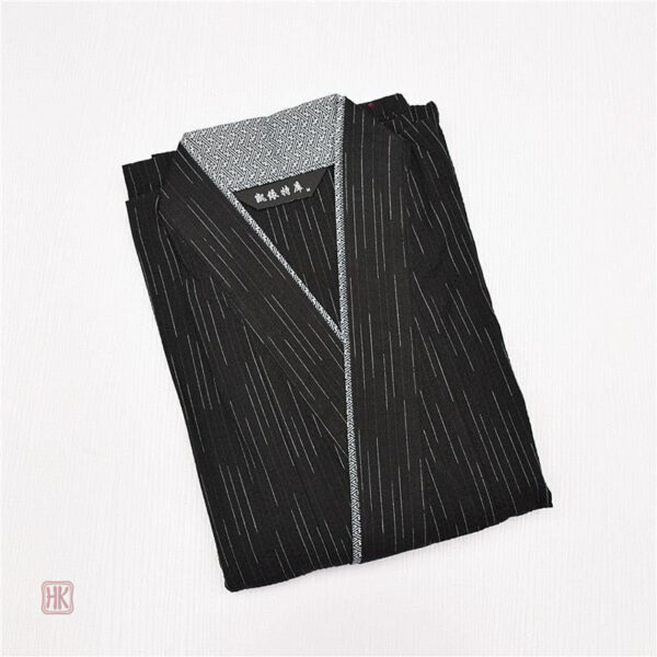 Vêtement japonais traditionnel, kimono noir pour homme