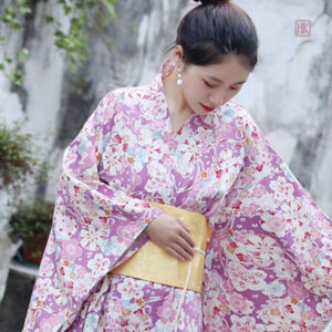 Élégant kimono femme, style japonais classique