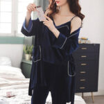 Kimono de nuit en velours, style chic et cocooning