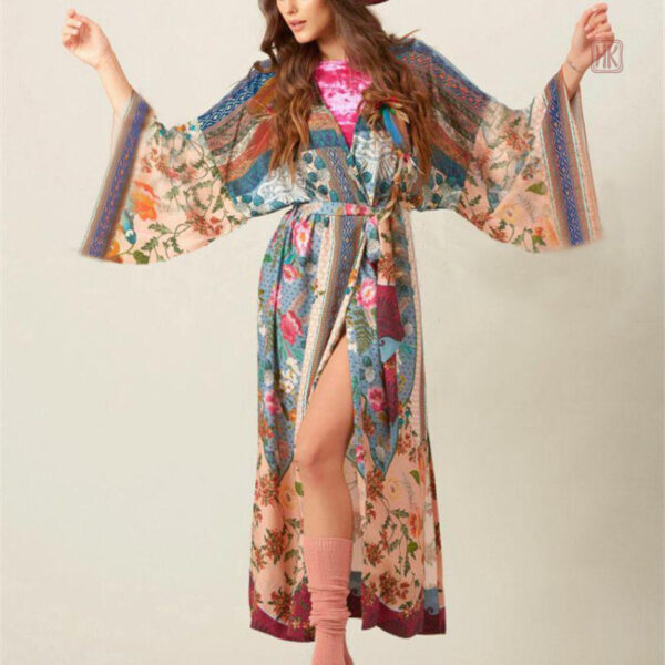 Kimono Femme aux motifs rétro, parfait pour toutes occasions