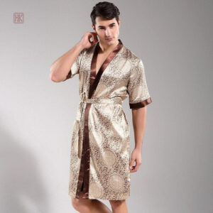 Kimono homme avec motifs classiques et coupe confortable