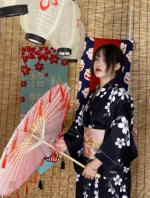 Robe kimono en noir, élégance et confort réunis