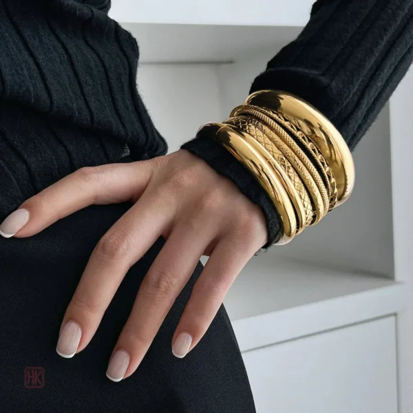 lot-de-bracelet-style-en-acier-inoxydable-1-1 Bracelet en acier inoxydable pour femme, tendance et stylé
