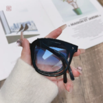 Style et confort avec ces lunettes de soleil pliantes modernes