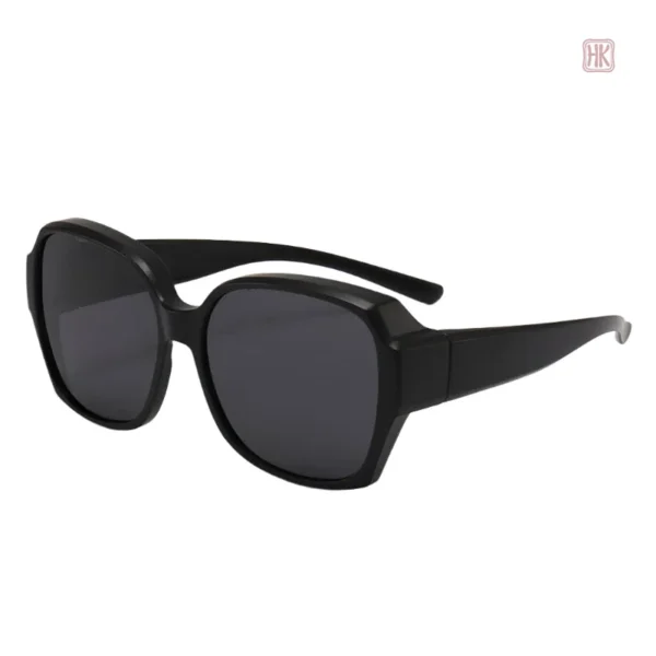 Lunettes tendance avec verres polarisés pour un look chic