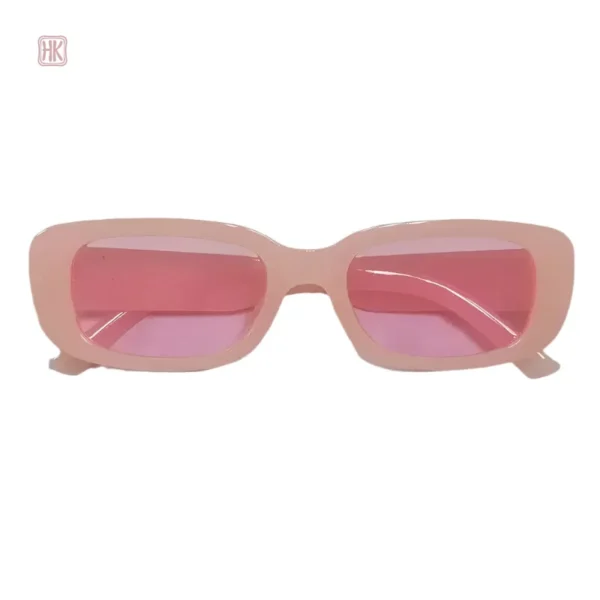 Lunettes de soleil femme avec design rectangulaire et couleurs vives