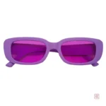 Accessoire de mode : lunettes de soleil colorées pour un look stylé