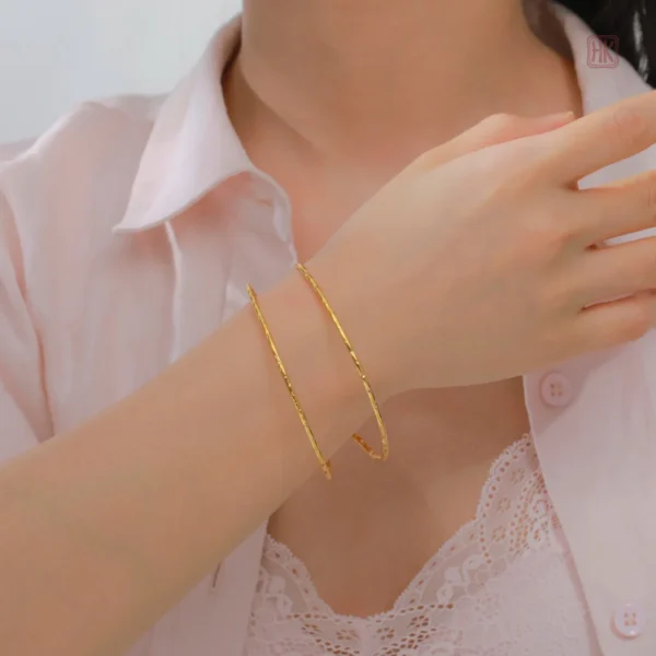 Manchette Double Anneau à Texture élégante pour femme
