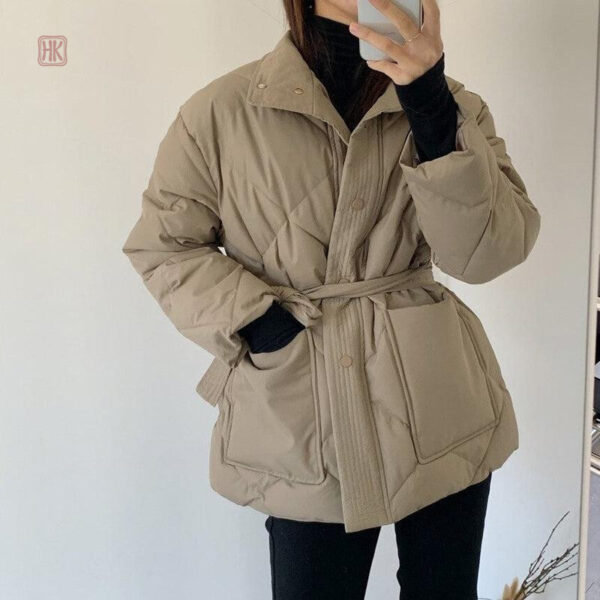 Vêtement femme court en beige avec design kimono