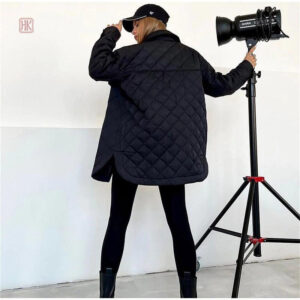 Manteau court femme noir, parfait pour toutes occasions