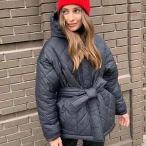 Manteau court noir à capuche femme en style kimono