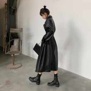 Manteau noir en cuir pour un look élégant