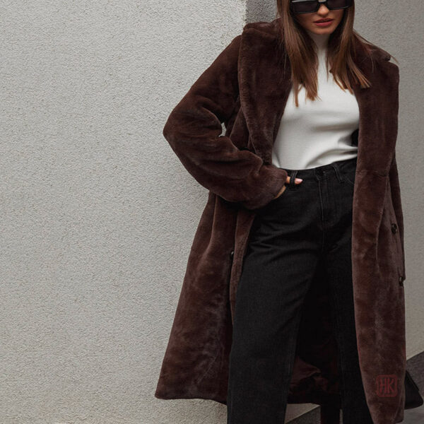 Manteau marron doux et élégant pour femme