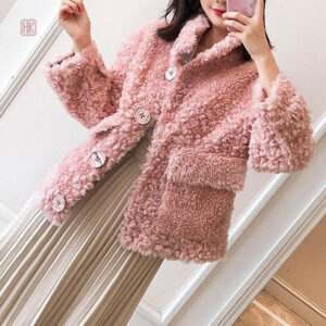 Vêtement kimono femme en fourrure courte
