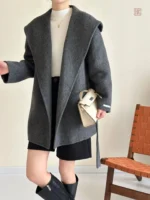 Vêtement féminin : manteau style kimono