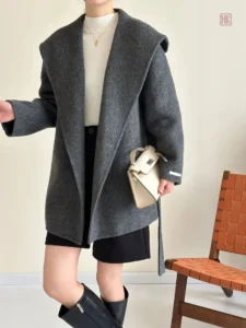 Vêtement féminin : manteau style kimono