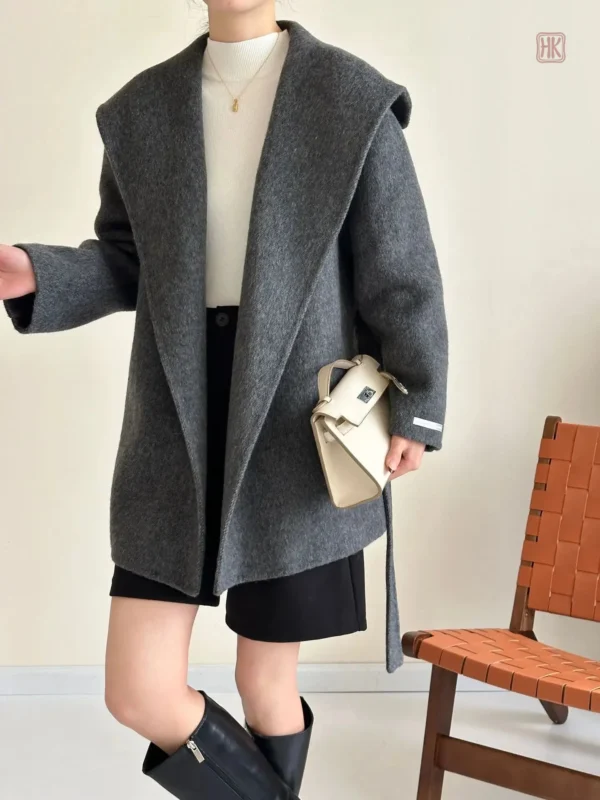 Vêtement féminin : manteau style kimono