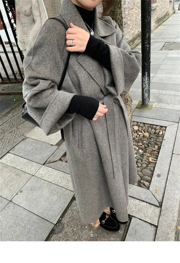 Manteau kimono gris, style élégant et confortable