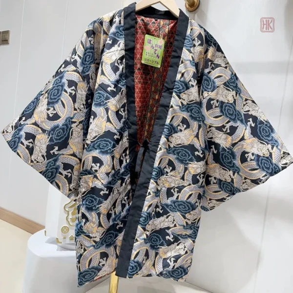 Vêtement unique, kimono avec motif asiatique dragon