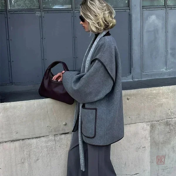 Manteau ample gris, idéal pour un style moderne