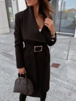 Manteau kimono noir avec ceinture pour un style élégant