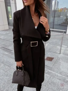Manteau kimono noir avec ceinture pour un style élégant