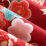 Kimono rouge style bohème avec fleurs