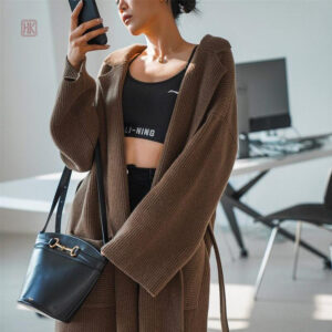 Manteau marron pour femme, coupe longue et élégante