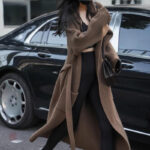 Style long et fluide, manteau marron femme