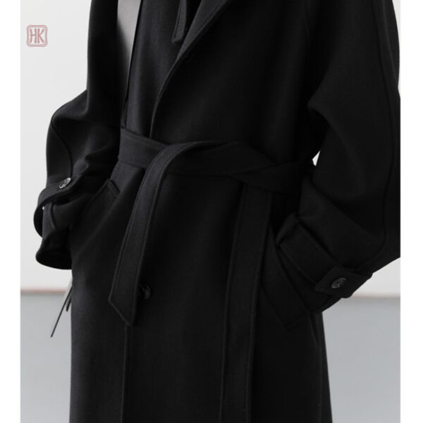Manteau noir avec coupe kimono pour l’hiver