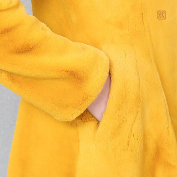 Manteau confortable avec finitions en fourrure