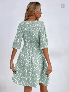 Style kimono vert, parfait pour les occasions estivales et décontractées