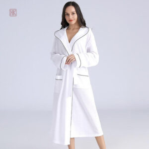 Peignoir de bain femme blanc avec capuche