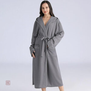 Peignoir de bain gris pour femme en style kimono